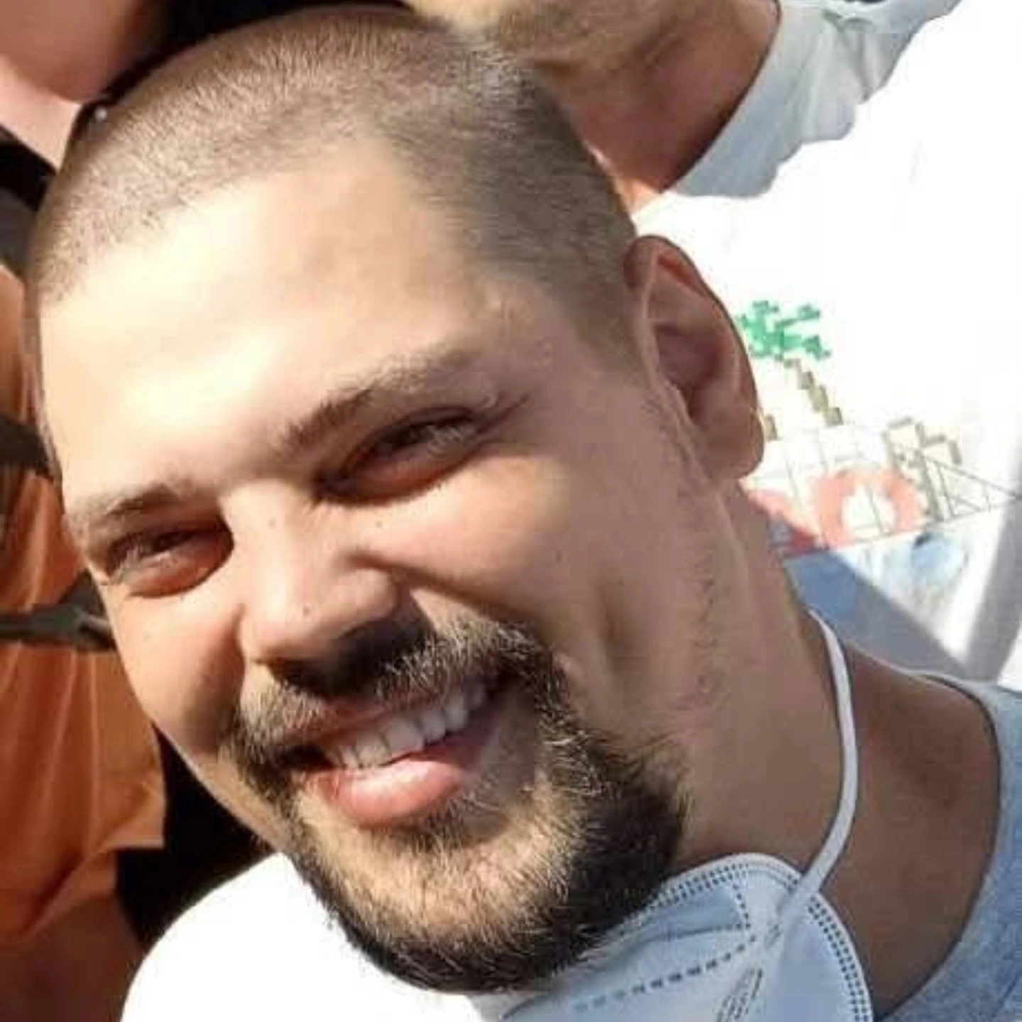 Військовий, Піхотинець,  Поет , Філософ, Автор Еротичної літератури .  Перед тим як зустрітися з Аідом, хочу стати твоїм