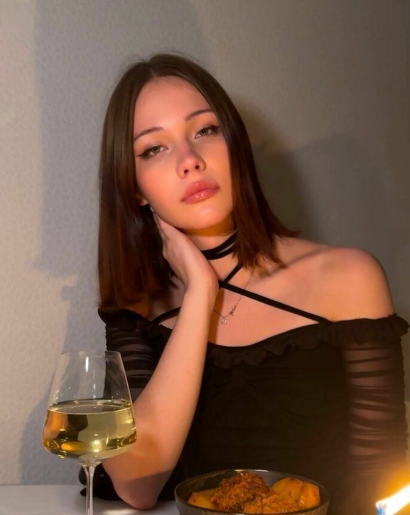 Привіт я шукаю хлопця  чоловіка або пару