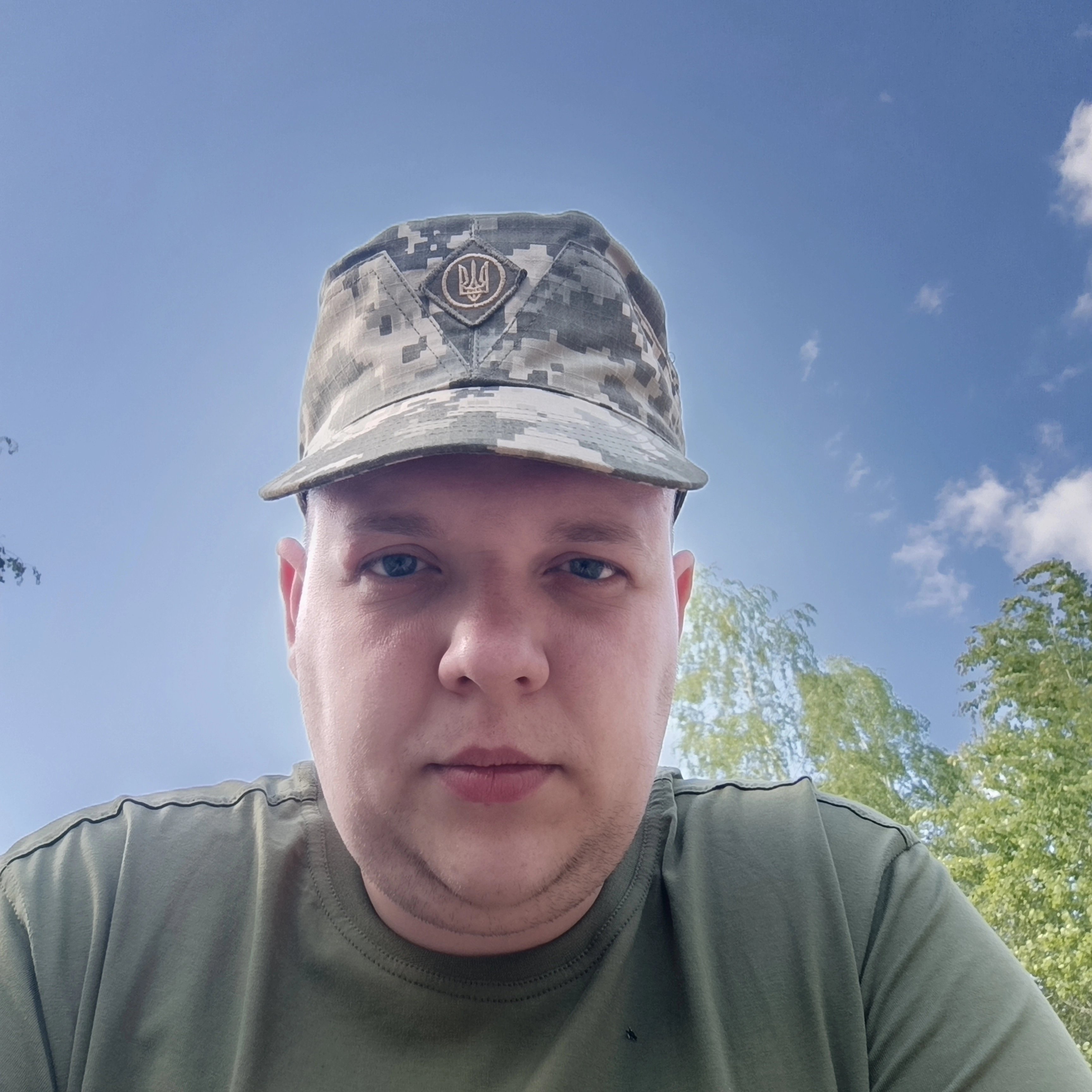Шукаю дівчину для секса по дружбі)