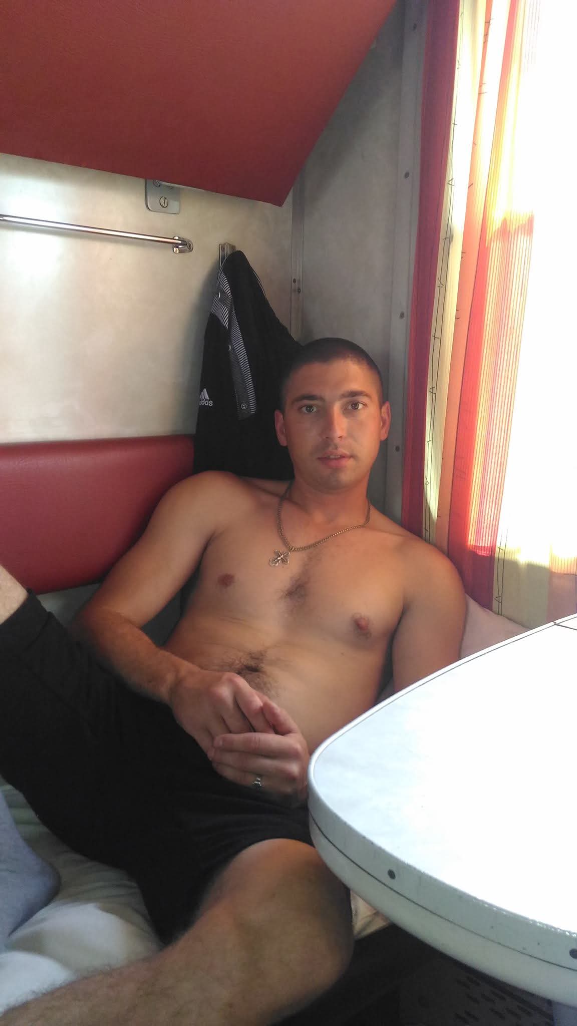 Шукаю дівчину, жінку