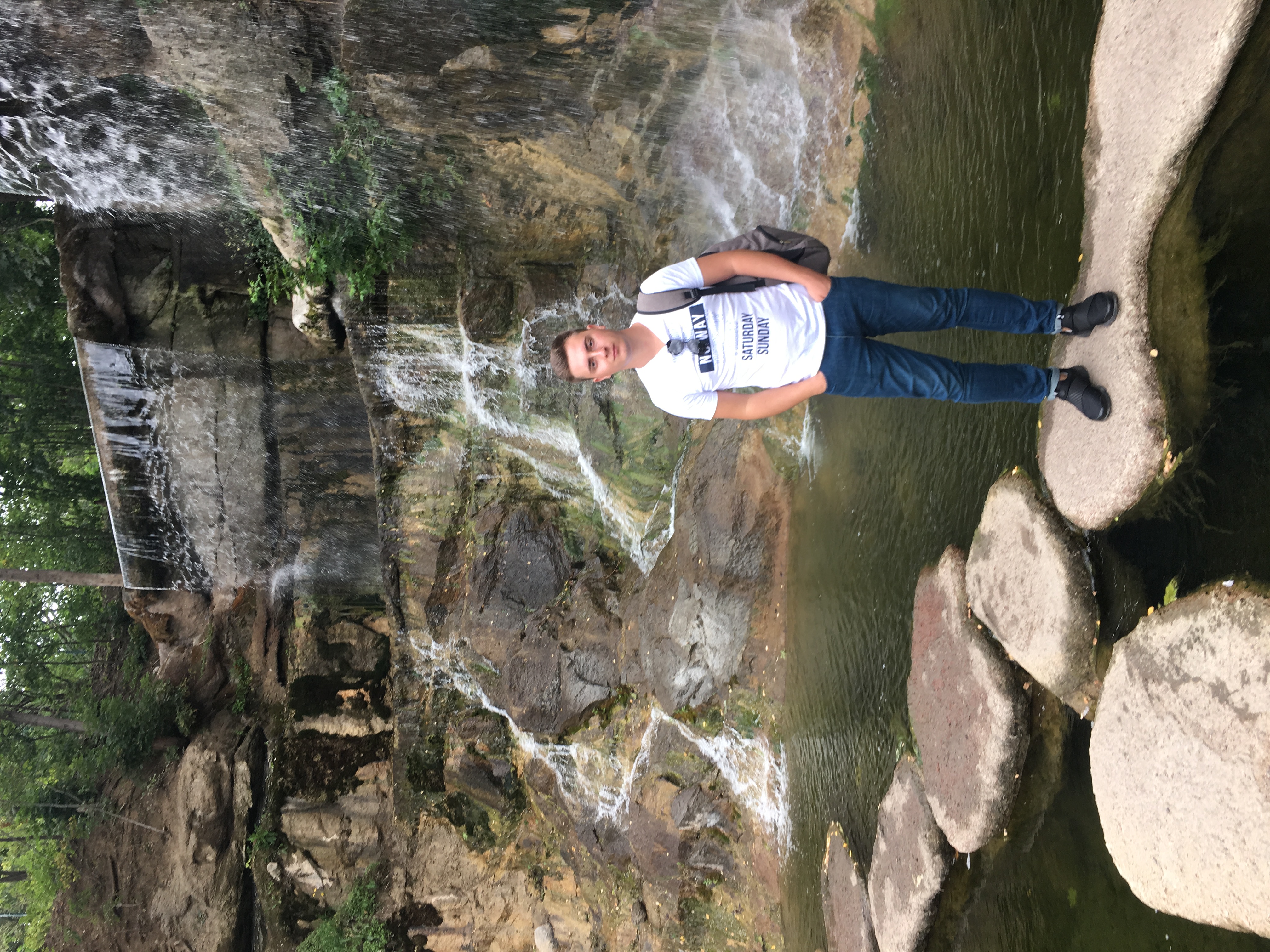 Шукаю дівчину для зустрічей без обовʼязків