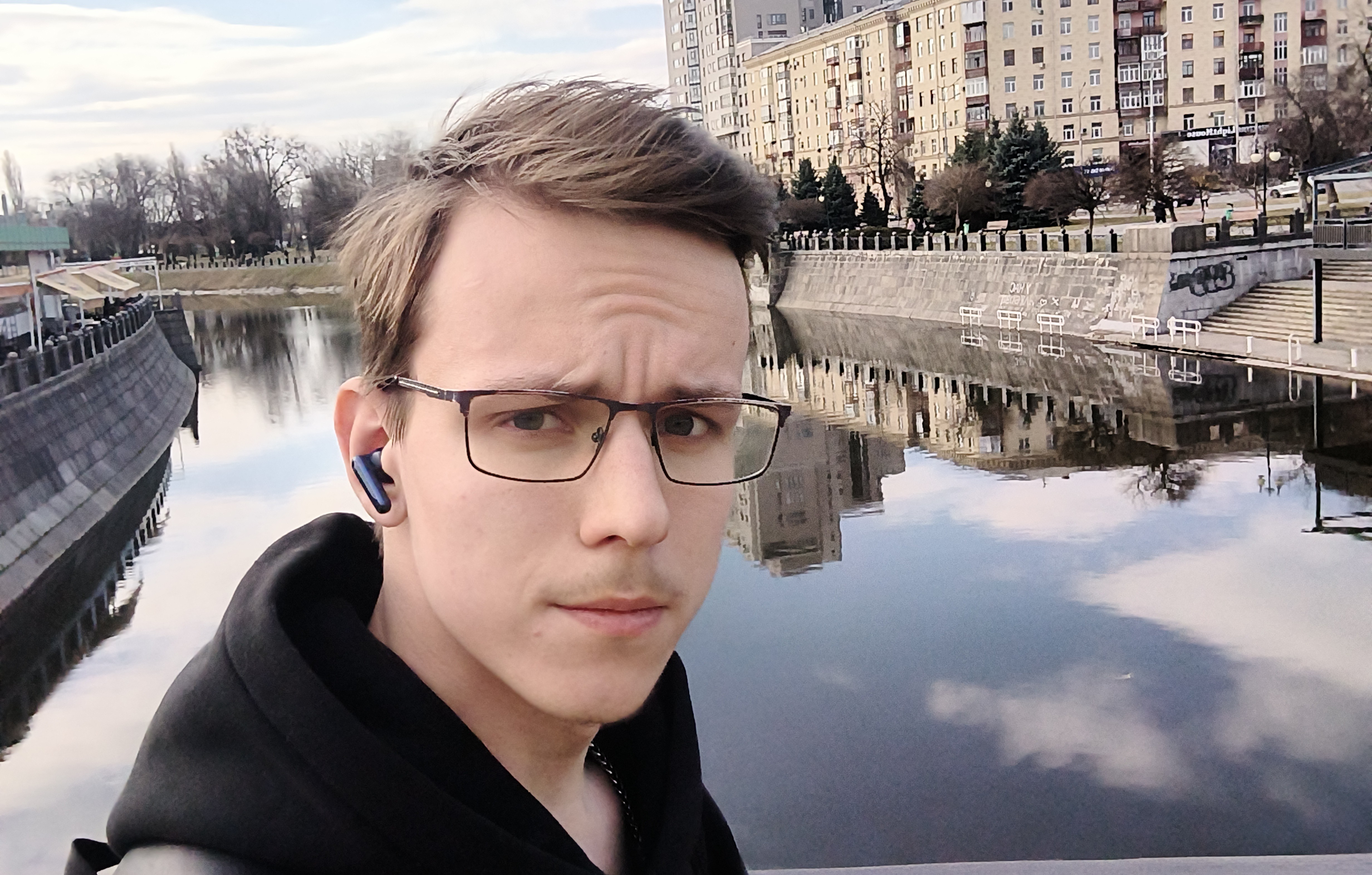 Шука дівчину