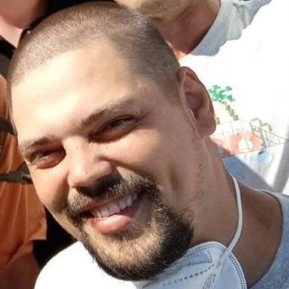 Військовий, Піхотинець, Поет , Філософ, Автор Еротичної літератури . Перед тим як зустрітися з Аідом, хочу стати твоїм…