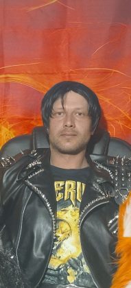 Шукаю дівчину для легких стосунків.