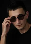 Шукаю дівчину